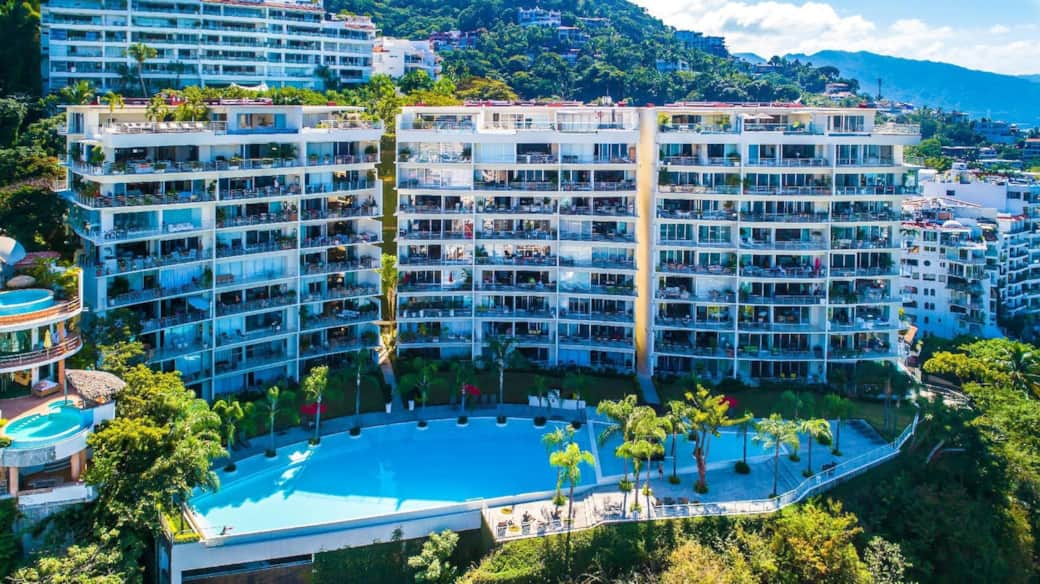Paramount Bay