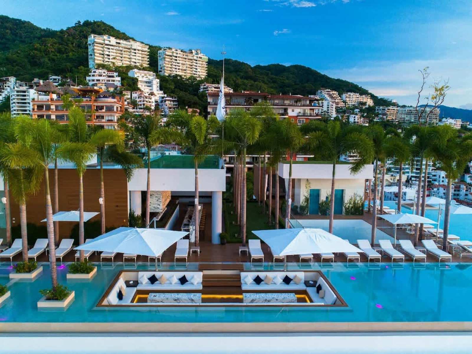 PIER 57 - 108 | Open Loft in Romantic Zone PV